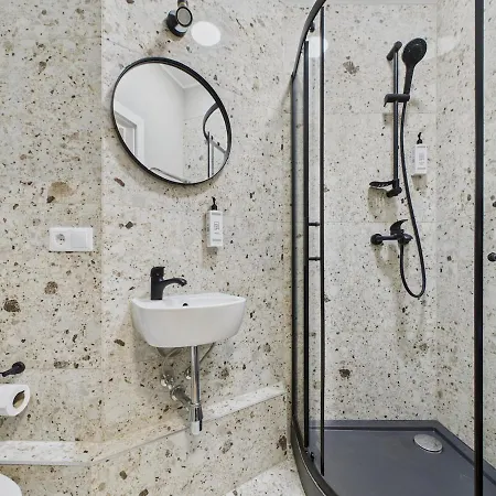 Vibrant Centre - Near Station