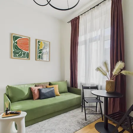 Vibrant Centre - Near Station Апартаменты Рига