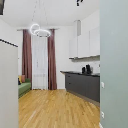 Vibrant Centre - Near Station