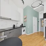 Vibrant Centre - Near Station شقة